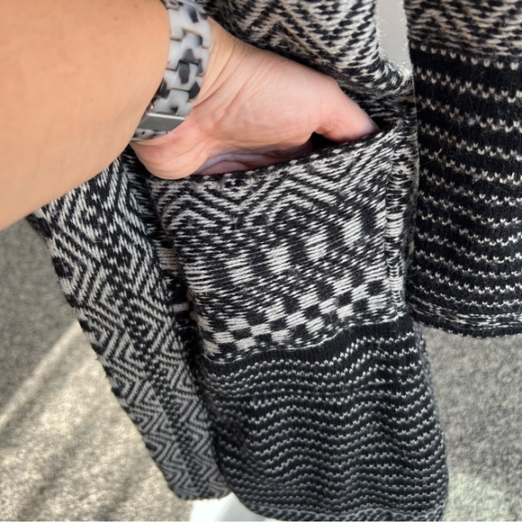 Anthropologie Angel Of The North Black and Cream Patterned Cardigan - Picture 11 of 11